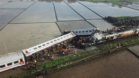 kecelakaan kereta api di indonesia